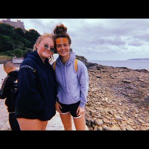 Meet your Posher, Cait